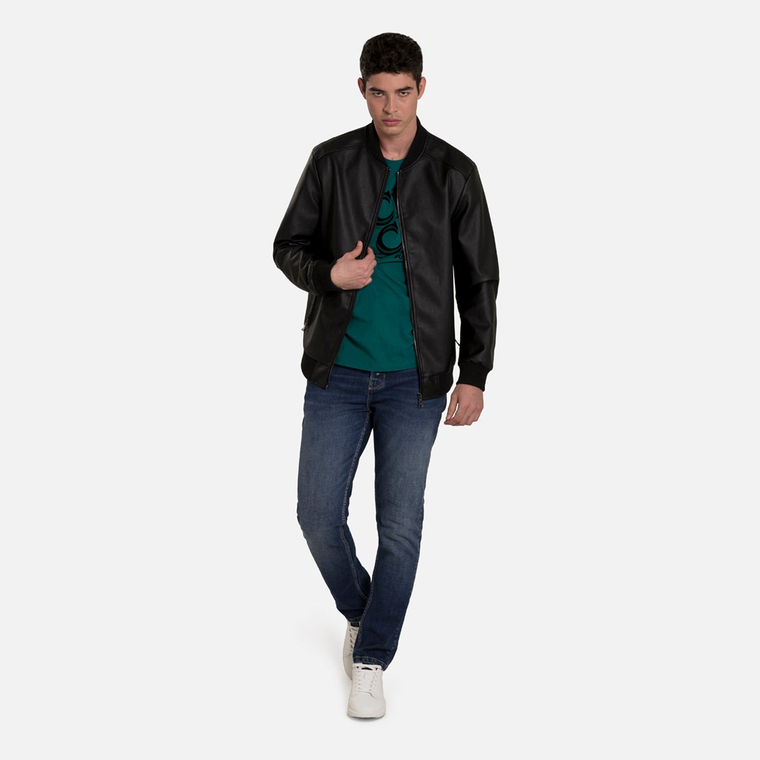 CHAMARRA BOMBER COLOR NEGRO