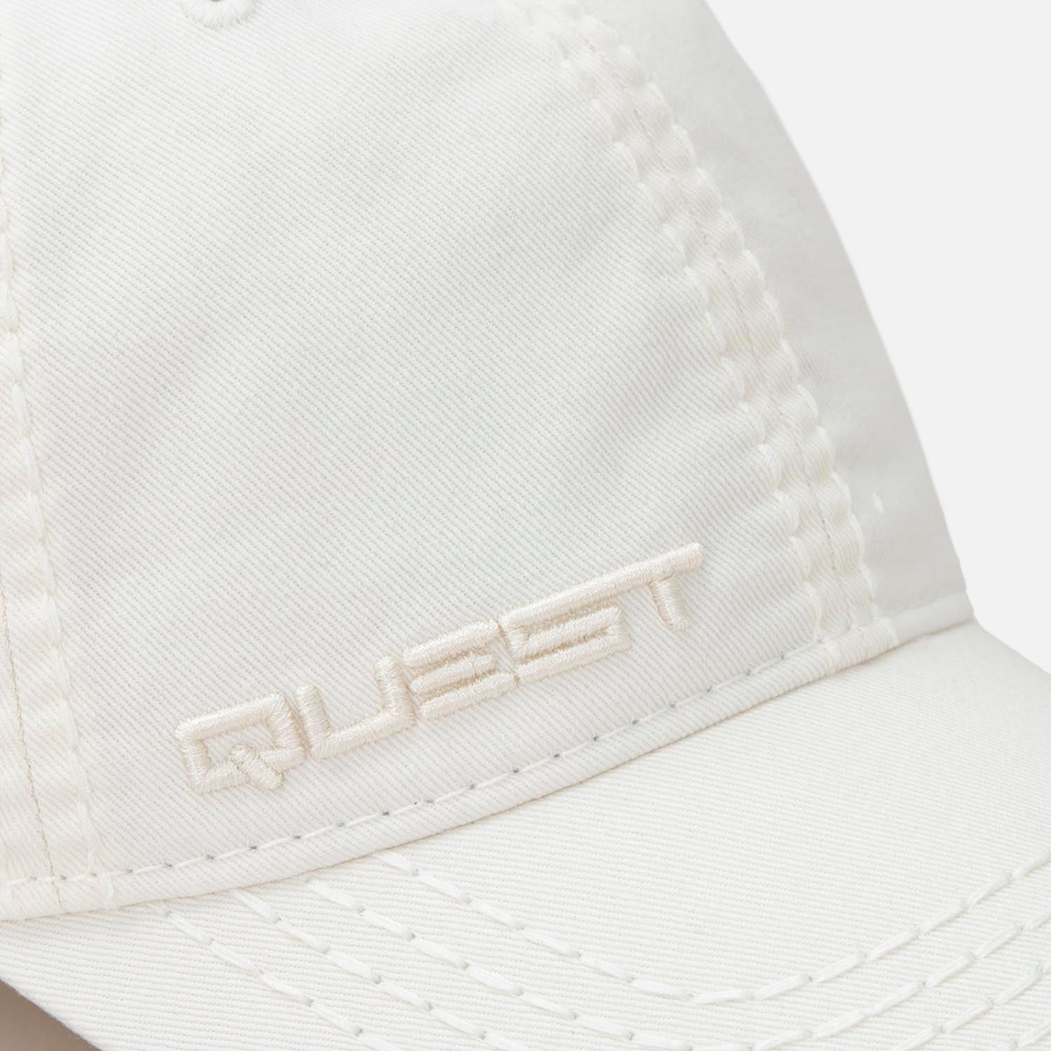 GORRA BEISBOLERA COLOR IVORY MARFIL