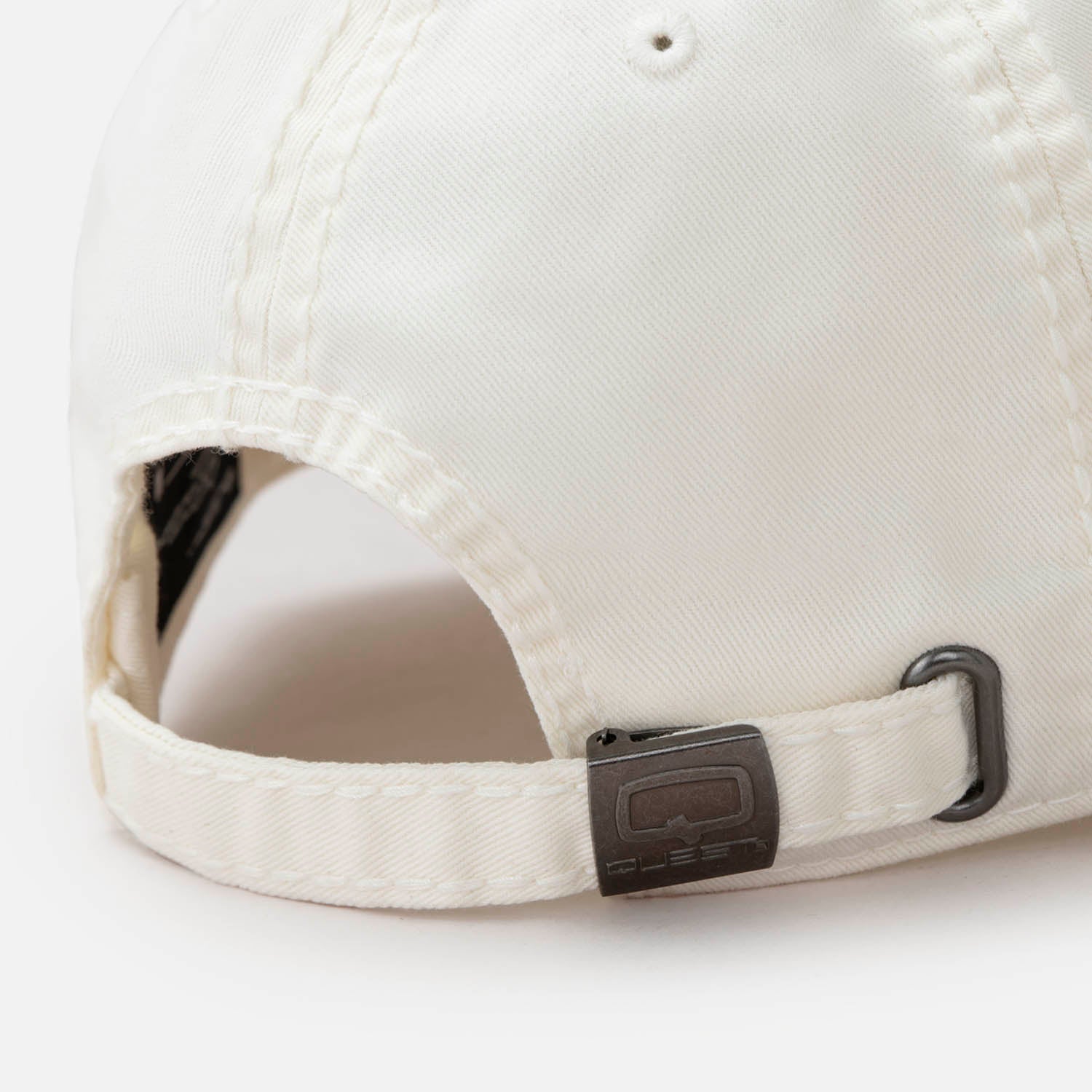 GORRA BEISBOLERA COLOR IVORY MARFIL