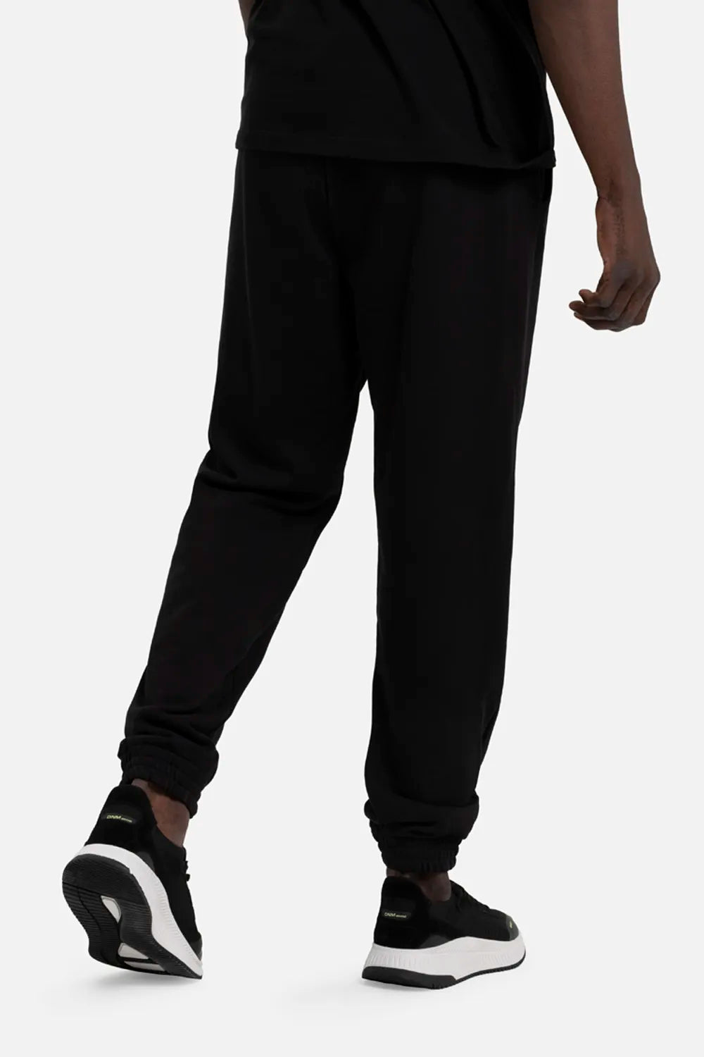 PANTALON JOGGER COLOR NEGRO