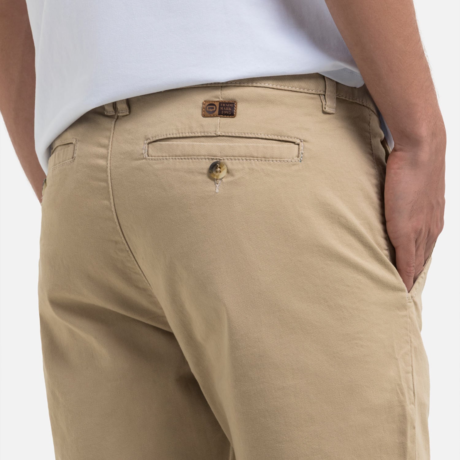 PANTALON CHINO COLOR BEIGE
