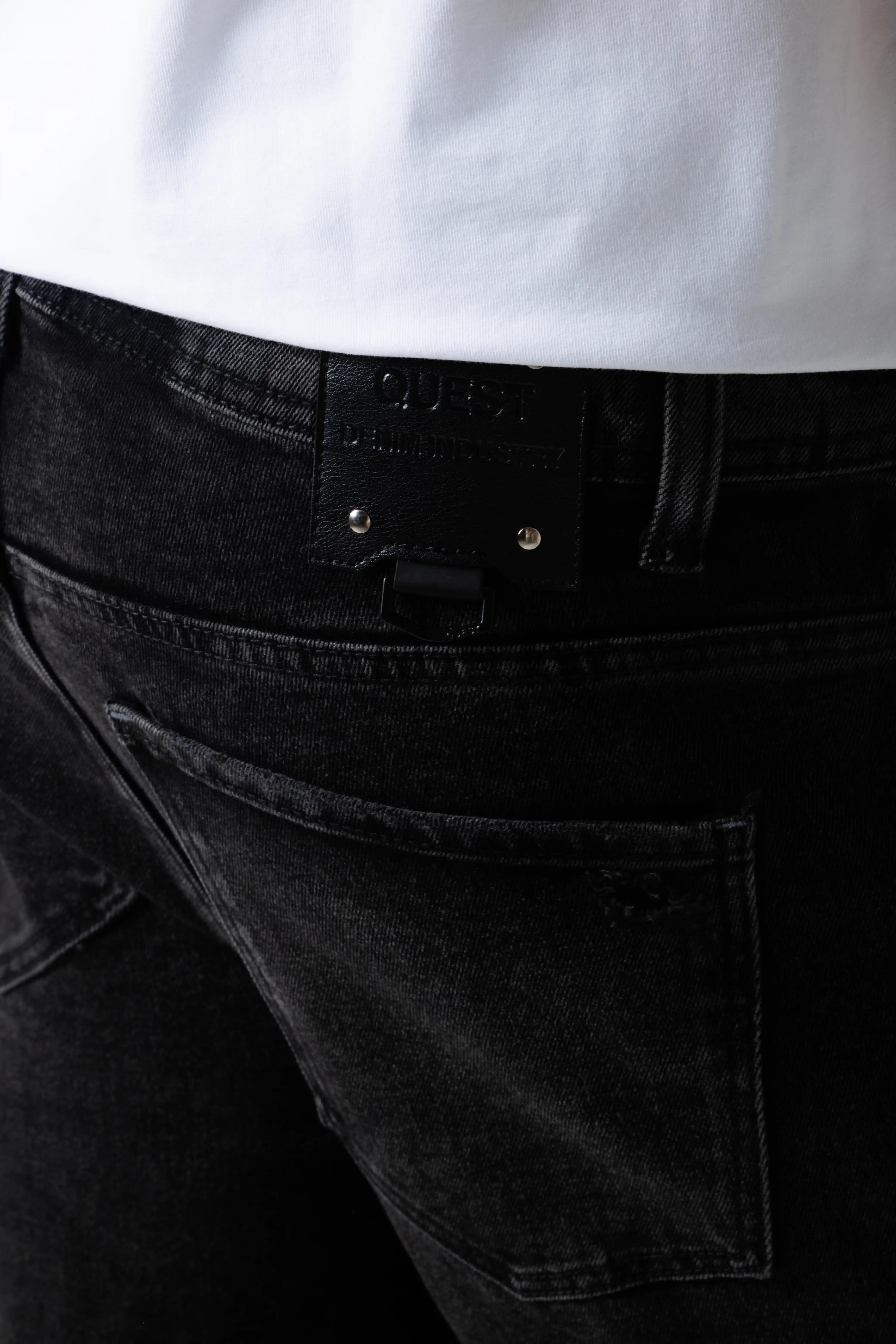 JEANS 5 BOLSILLOS COLOR NEGRO