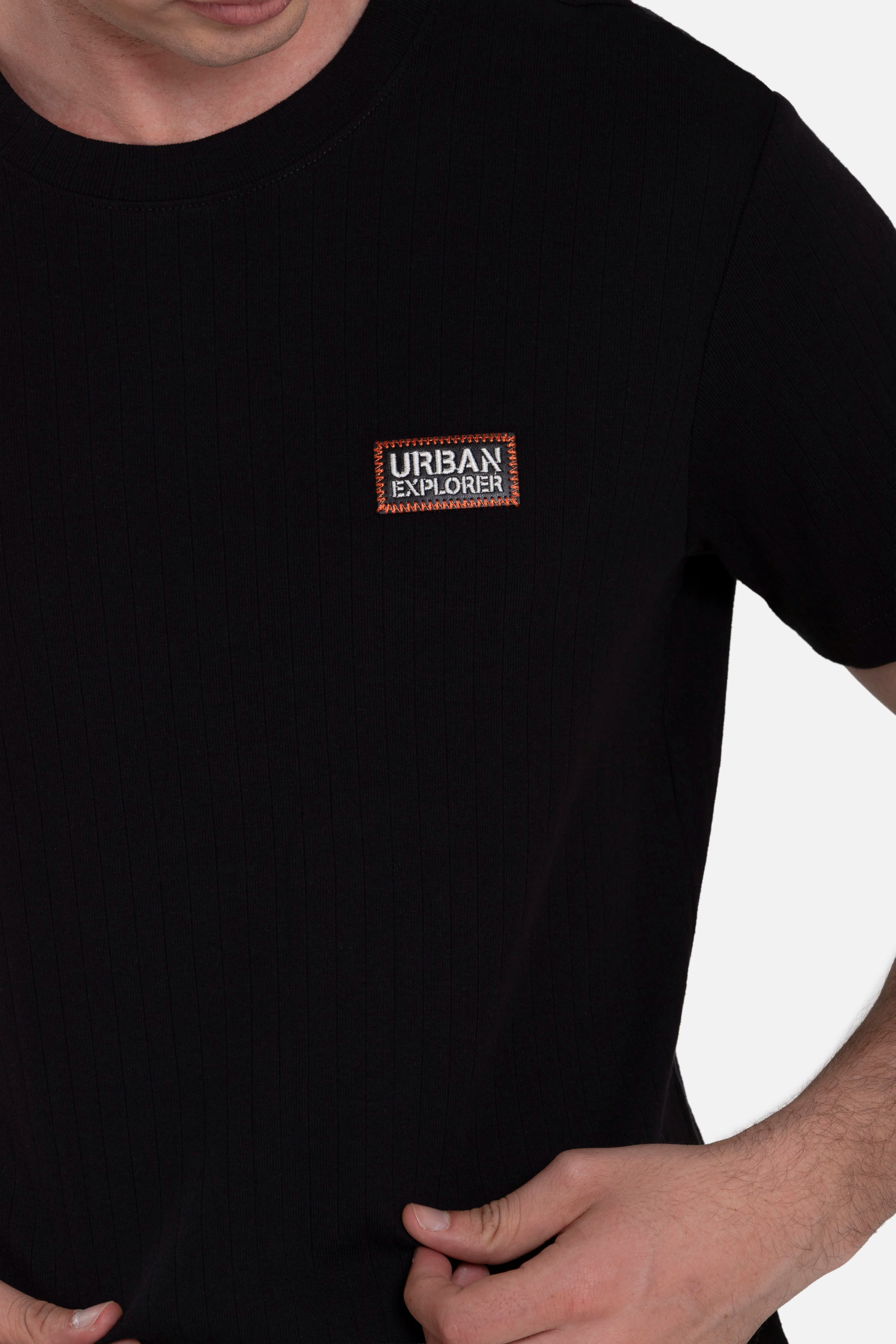 PLAYERA MANGA CORTA COLOR NEGRO