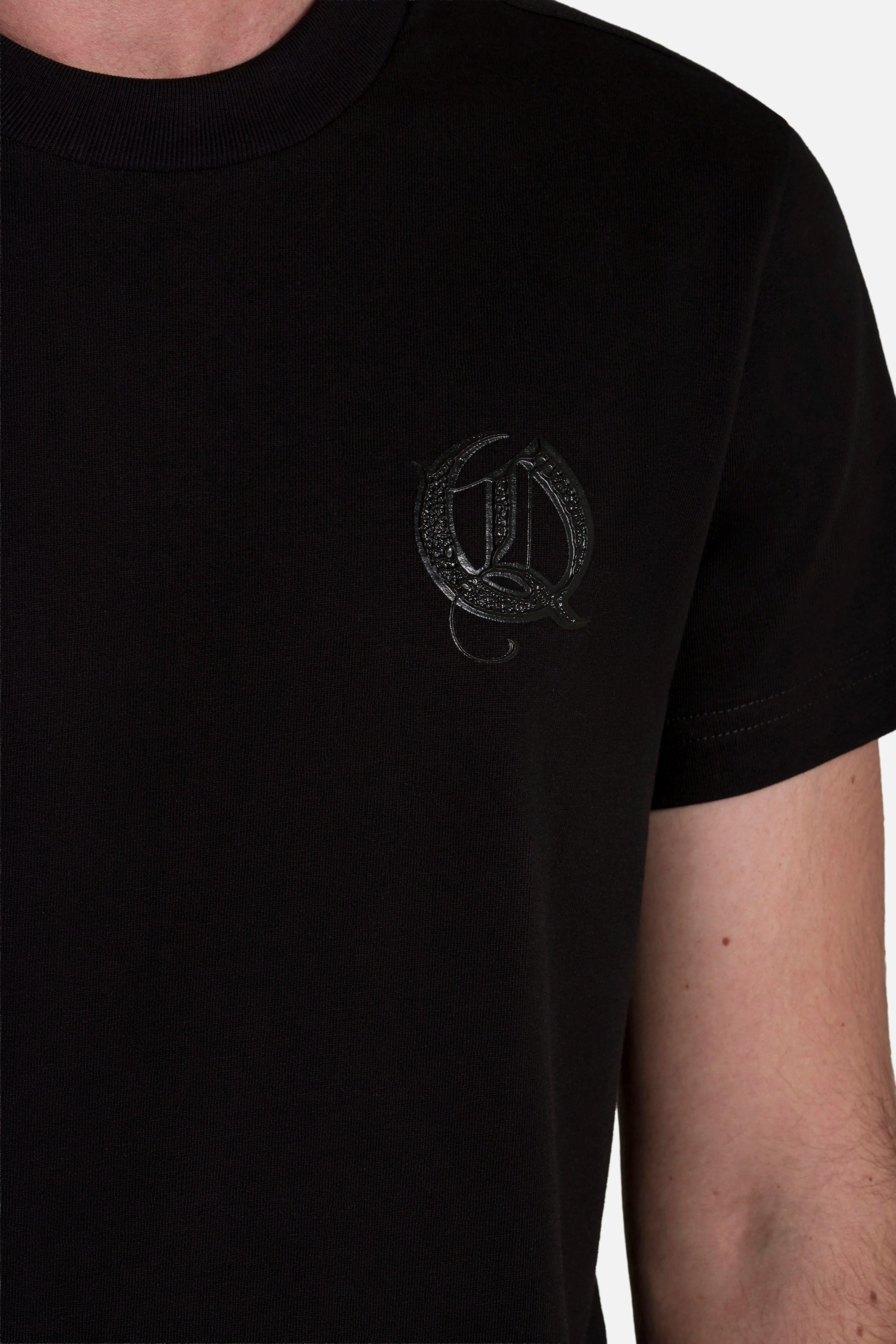 PLAYERA MANGA CORTA COLOR NEGRO