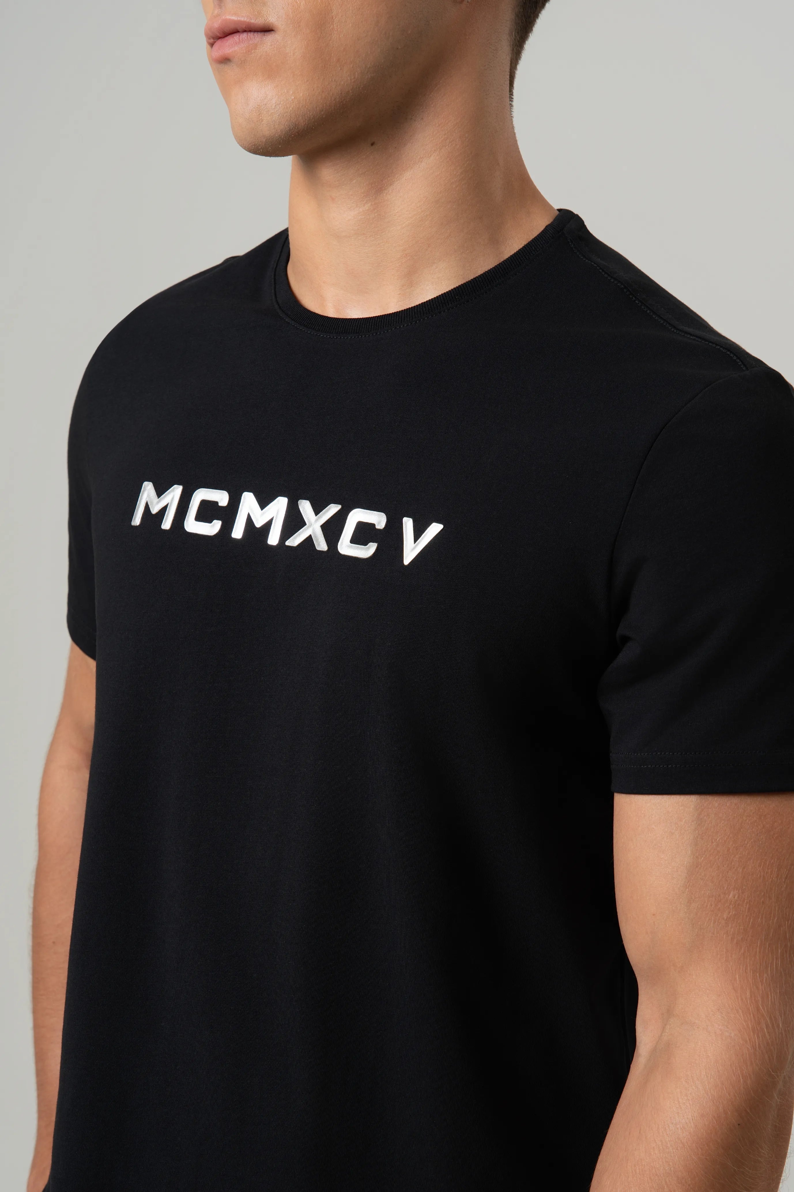 PLAYERA PREMIUM MANGA CORTA COLOR NEGRO