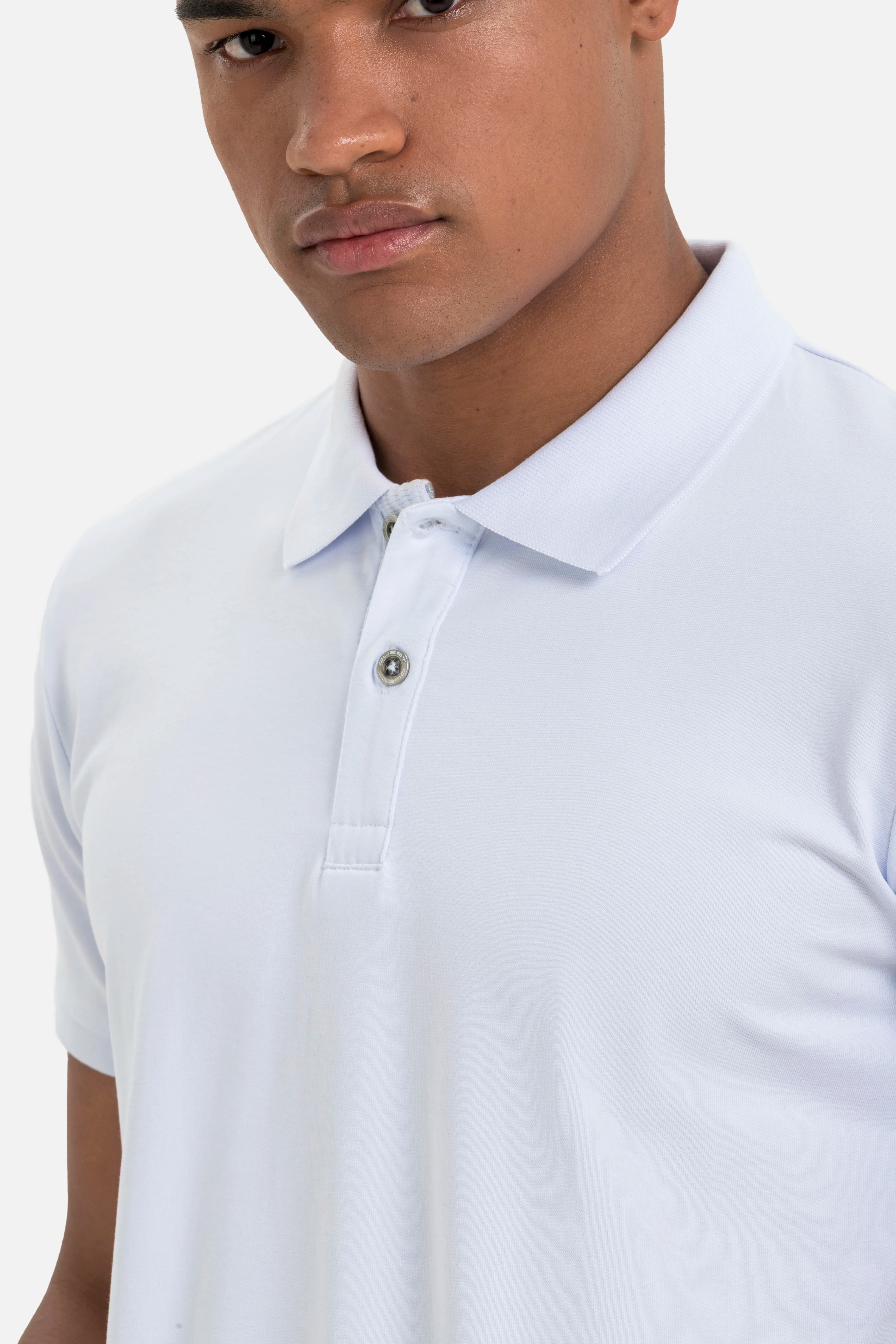 POLO MANGA CORTA COLOR BLANCO OPTICO