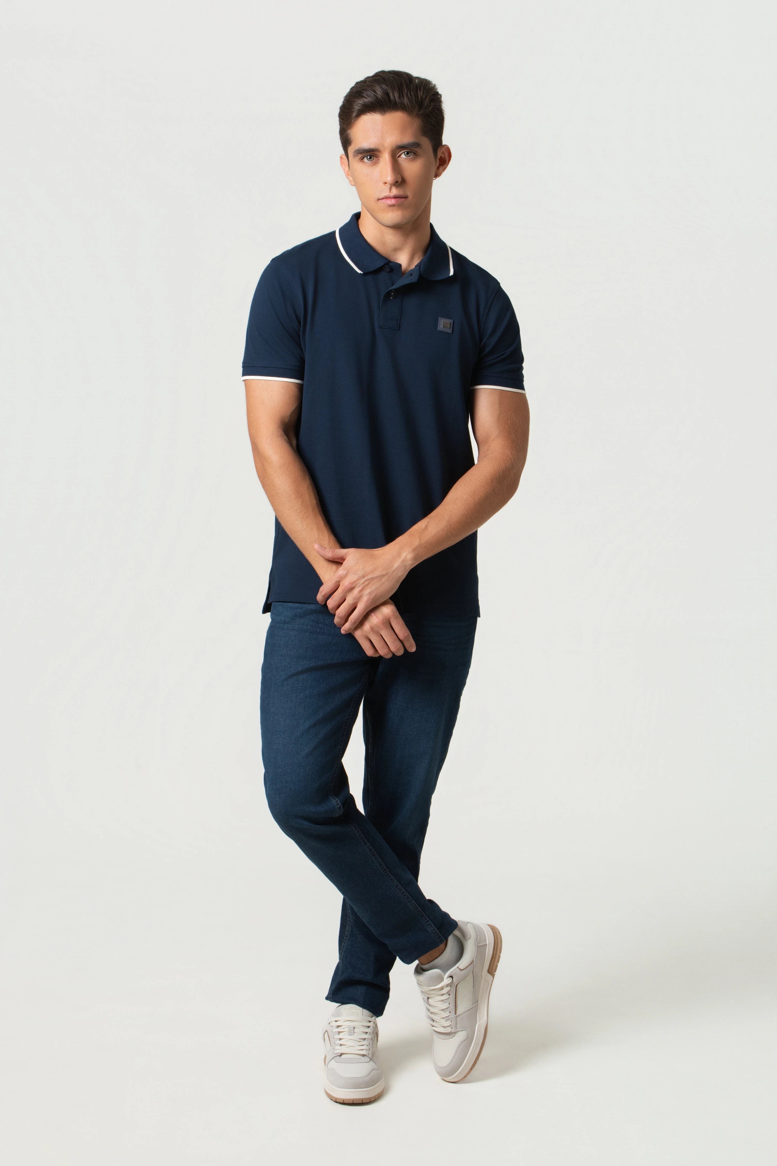 POLO TIPPING COLOR AZUL OSCURO-WHITECAP GRAY