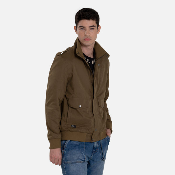 CHAMARRA BOMBER COLOR VERDE MILITAR