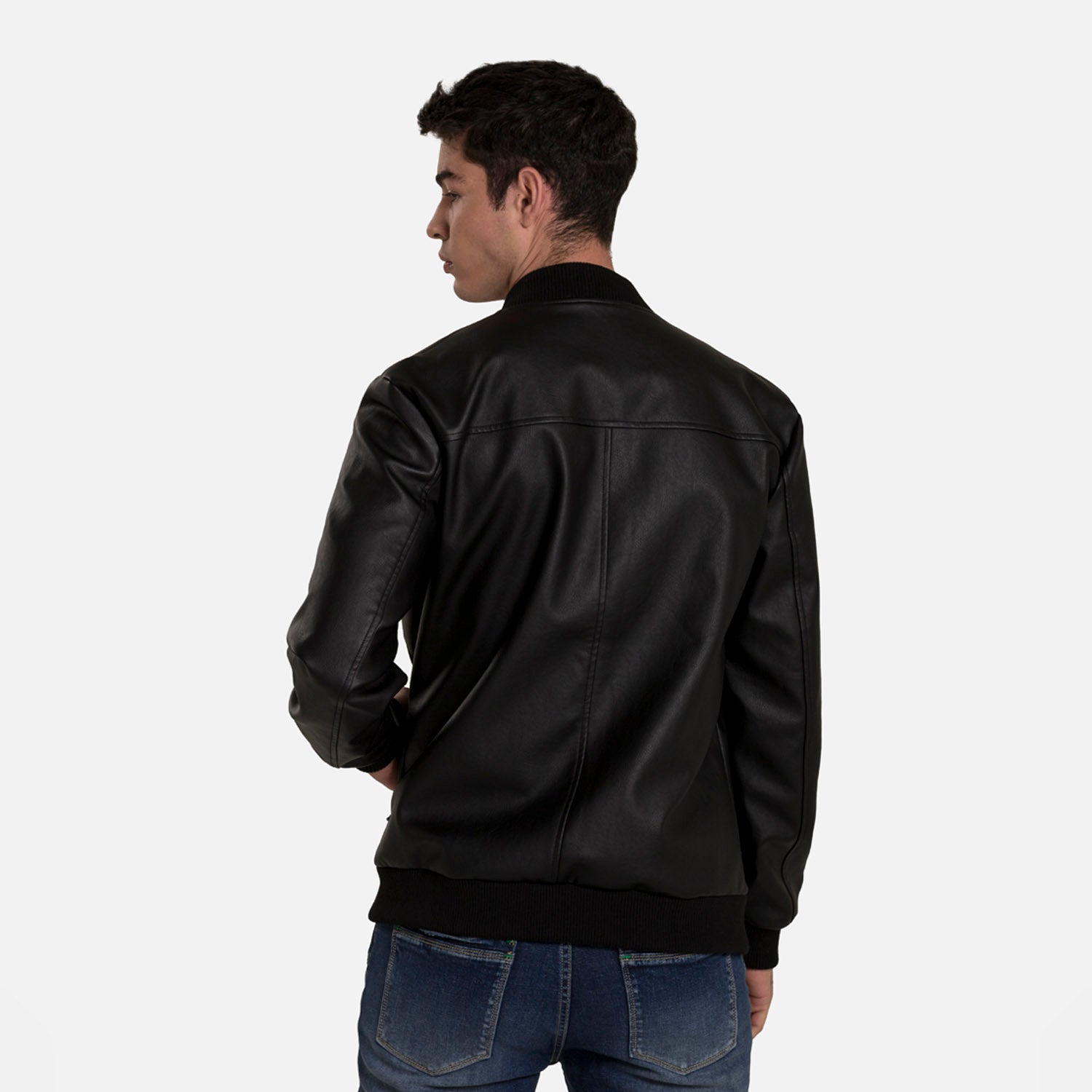 CHAMARRA BOMBER COLOR NEGRO