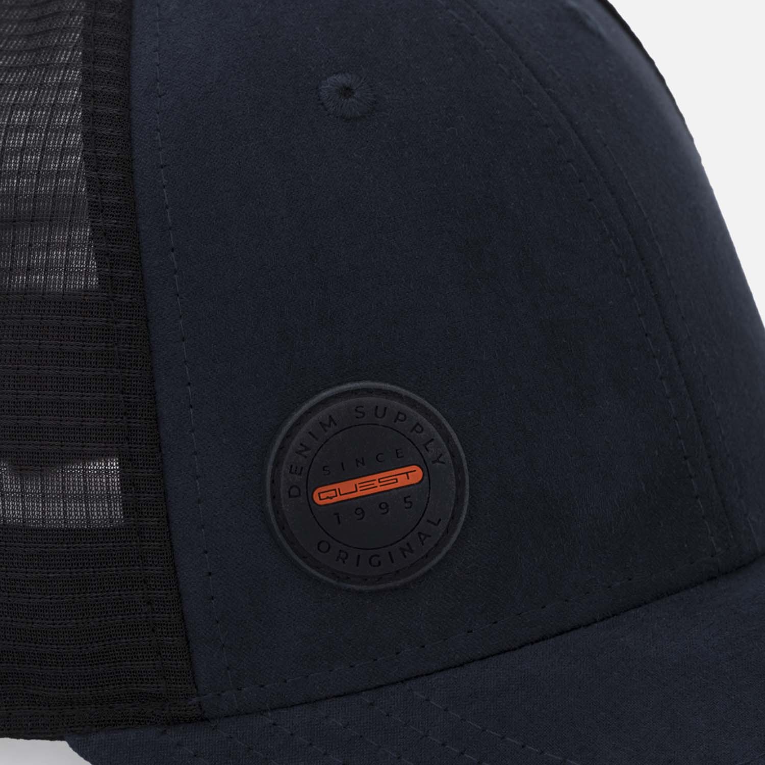 GORRA CAMIONERA COLOR AZUL OSCURO