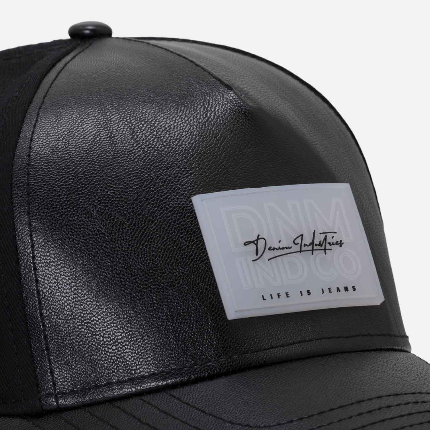 GORRA CAMIONERA COLOR NEGRO