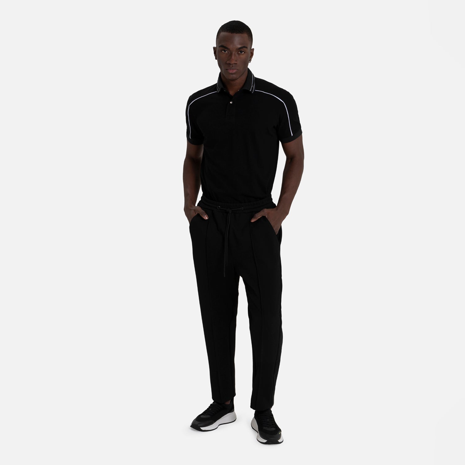 PANTALON TIPO CHINO COLOR NEGRO