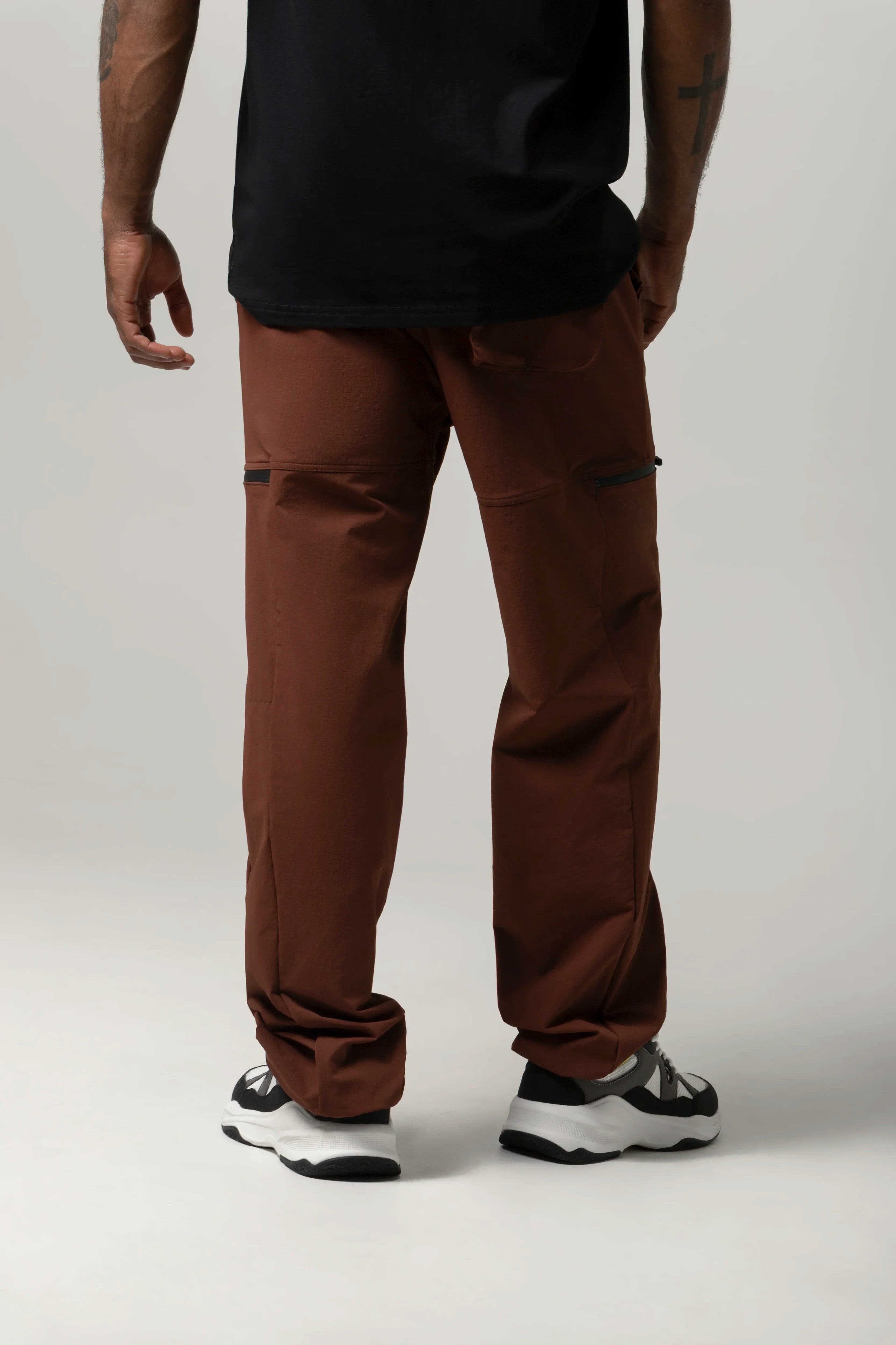PANTALON SUDADERA COLOR BRUNETTE
