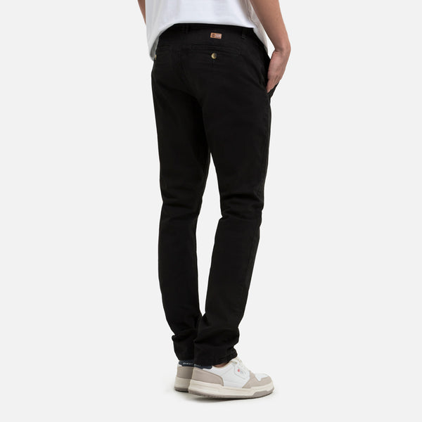 PANTALON CHINO COLOR NEGRO