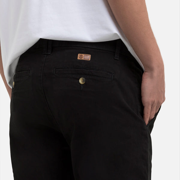 PANTALON CHINO COLOR NEGRO