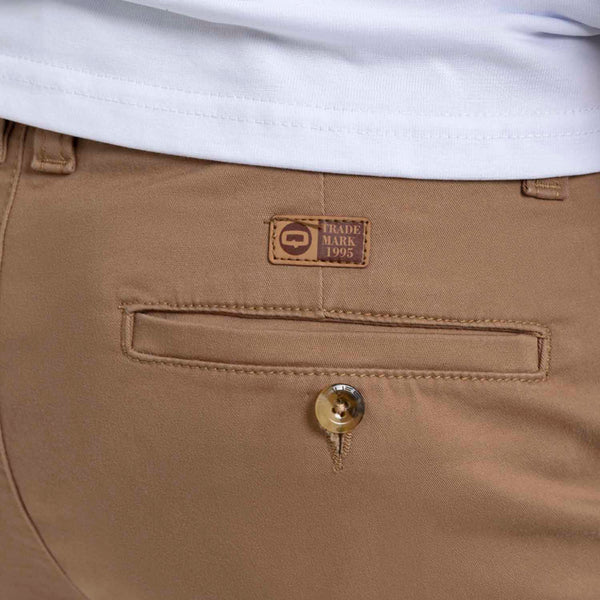 PANTALON CHINO COLOR KAKI