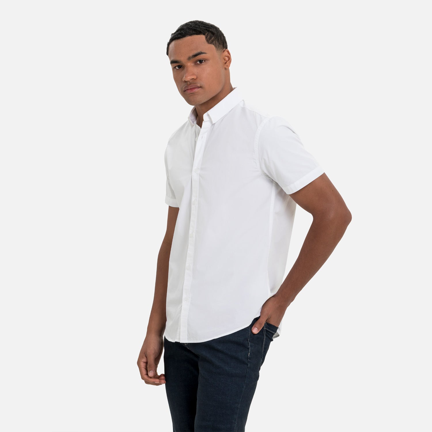 CAMISA MANGA CORTA COLOR BLANCO OPTICO