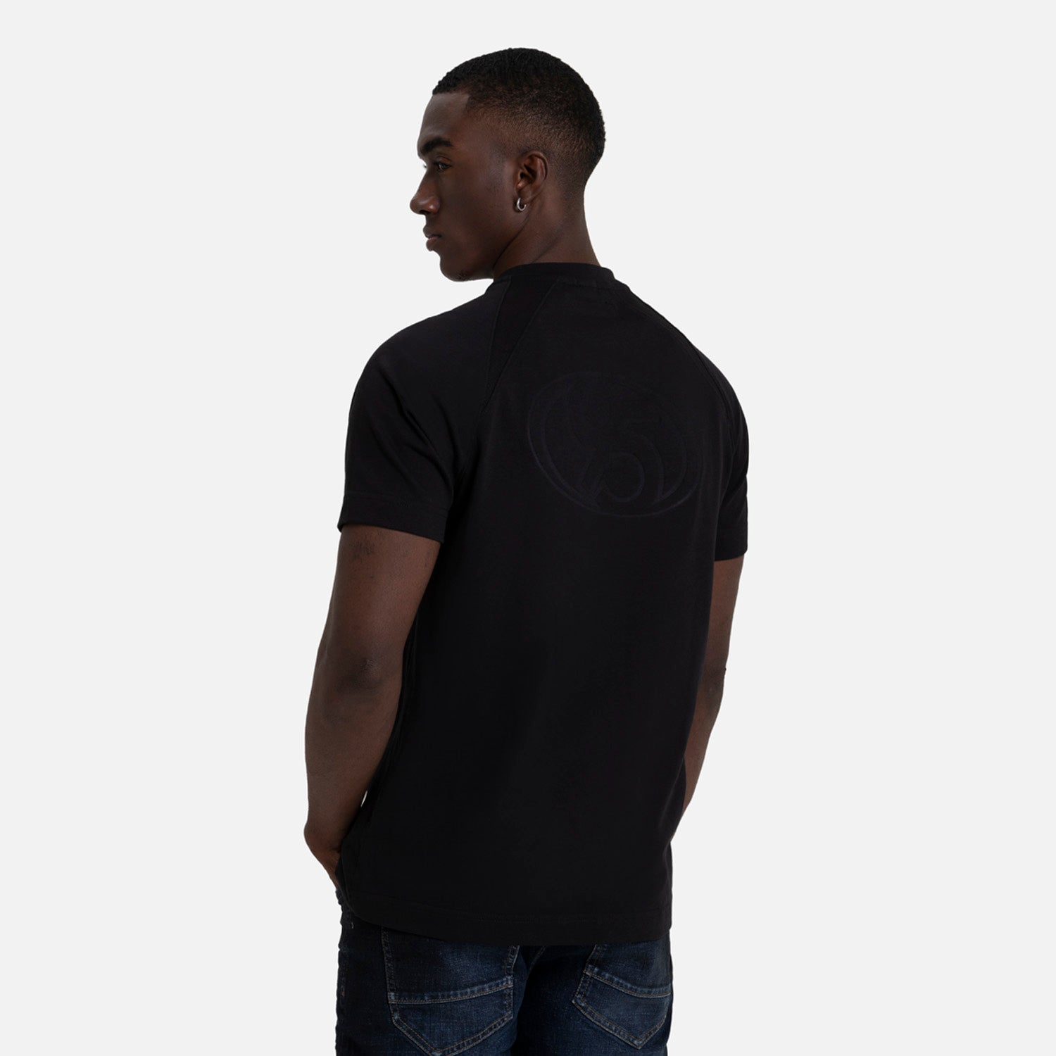 PLAYERA MANGA CORTA COLOR NEGRO