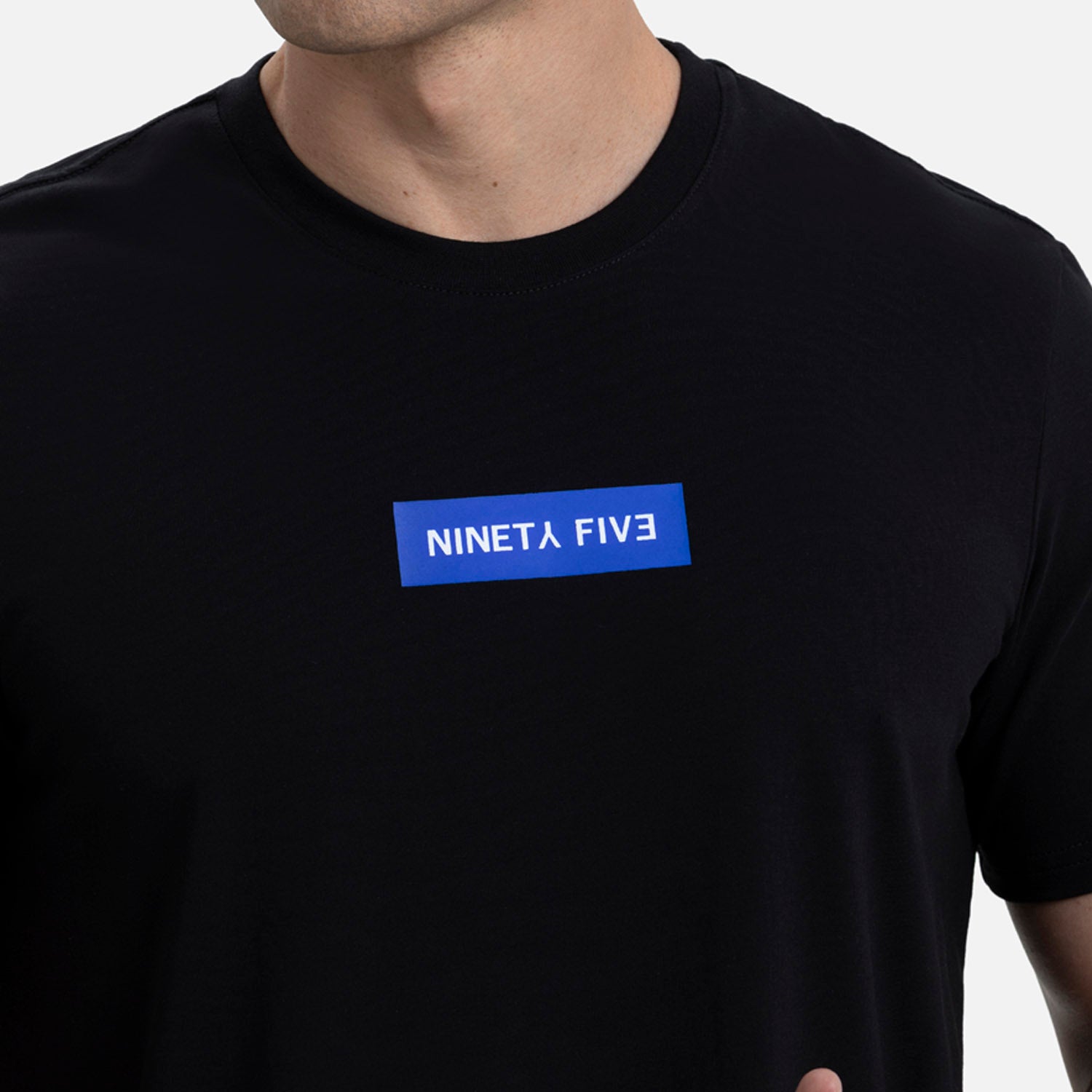 PLAYERA PREMIUM MANGA CORTA COLOR NEGRO