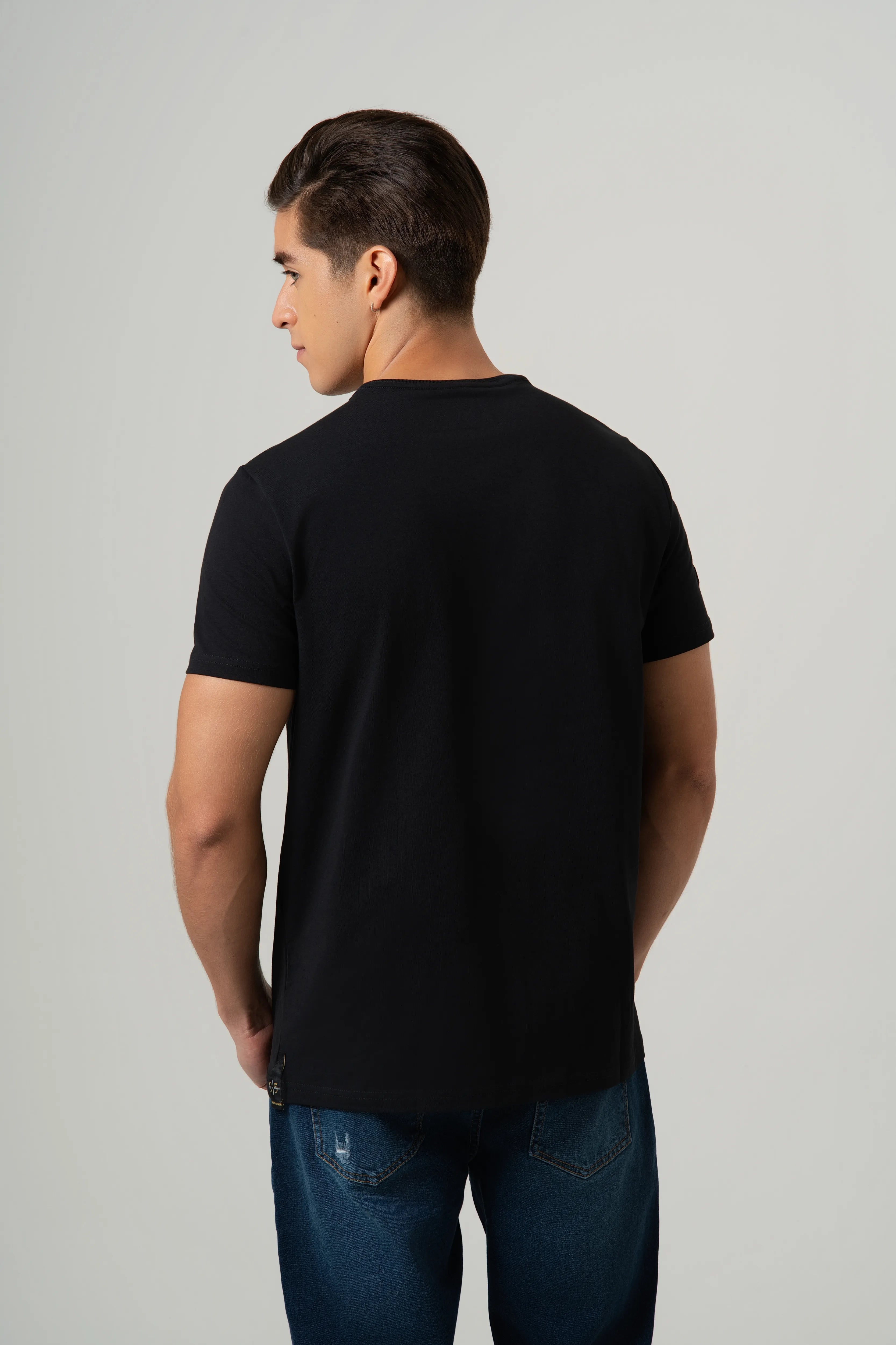 PLAYERA PREMIUM MANGA CORTA COLOR NEGRO