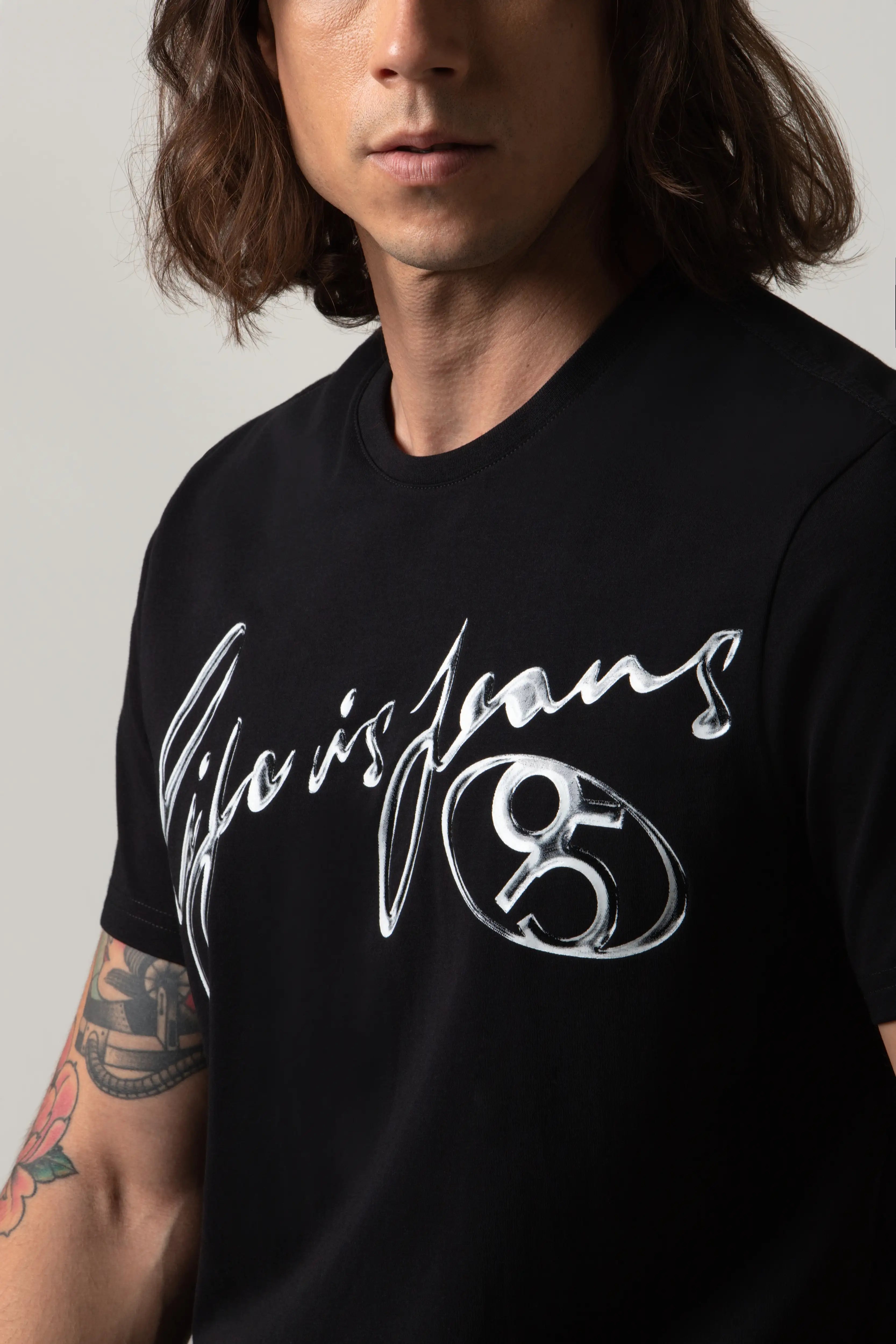 PLAYERA PREMIUM MANGA CORTA COLOR NEGRO