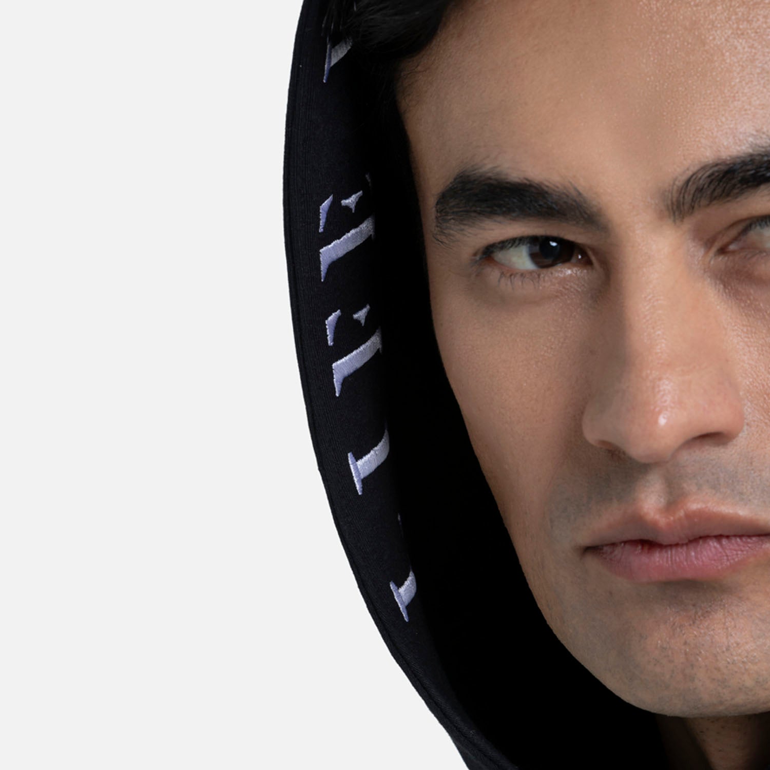 SUDADERA CERRADO COLOR NEGRO