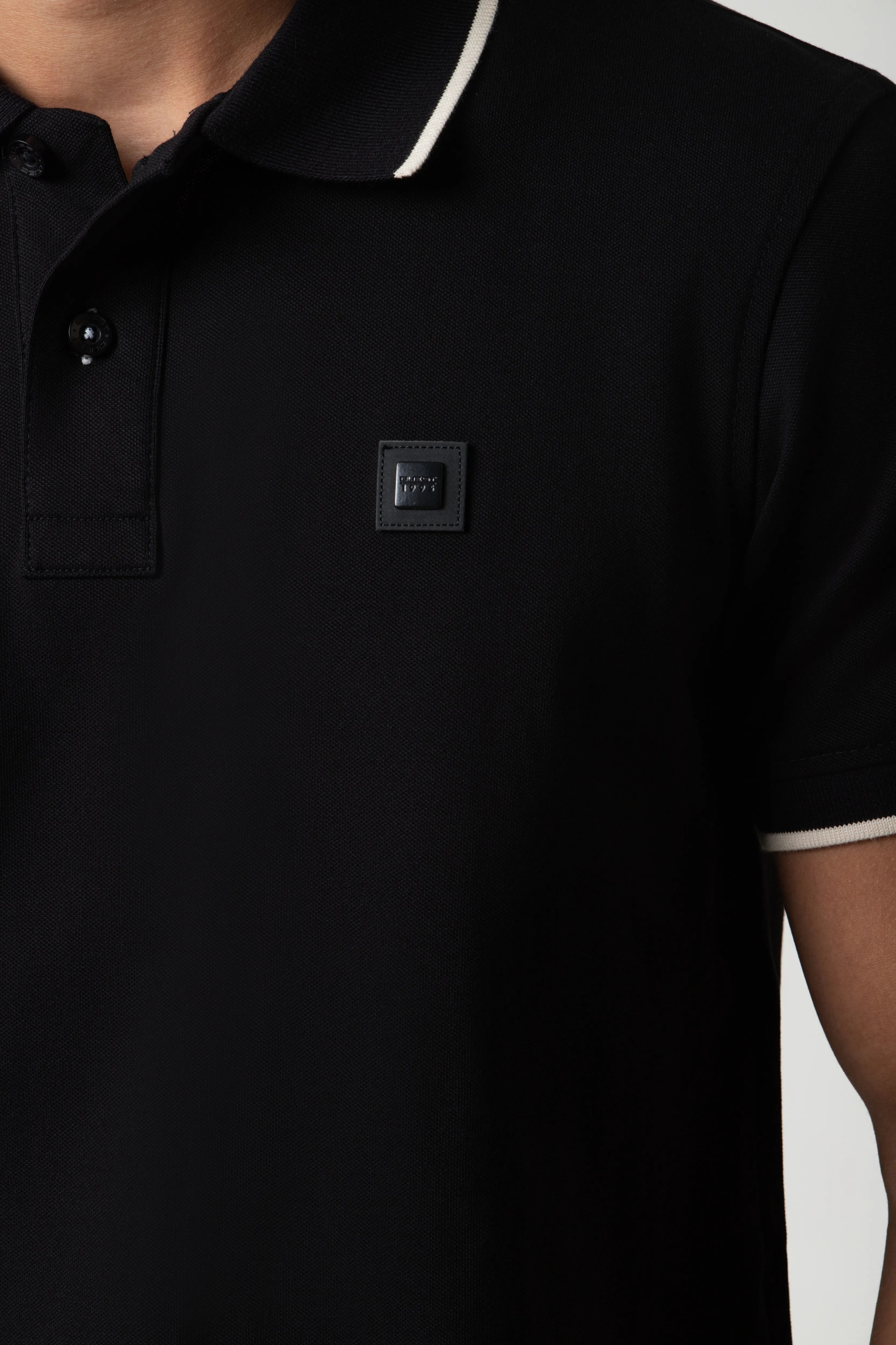 POLO TIPPING COLOR NEGRO-IVORY MARFIL