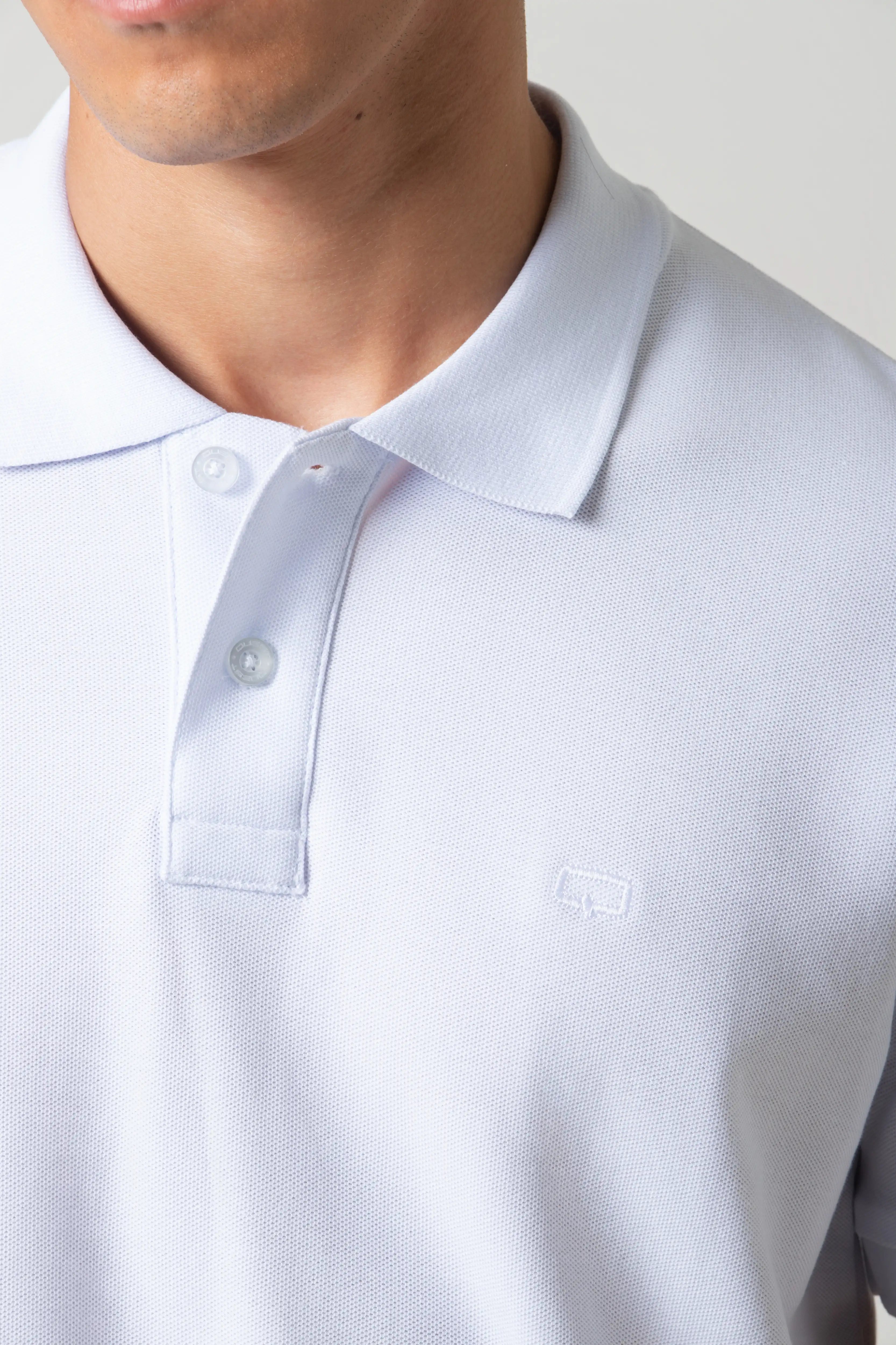 POLO SLIM COLOR BLANCO OPTICO